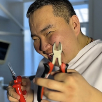 Визит к стоматологу – кадры из фильмов ужасов: плоскогубцы, суровые взгляды и тот «самый» звук...